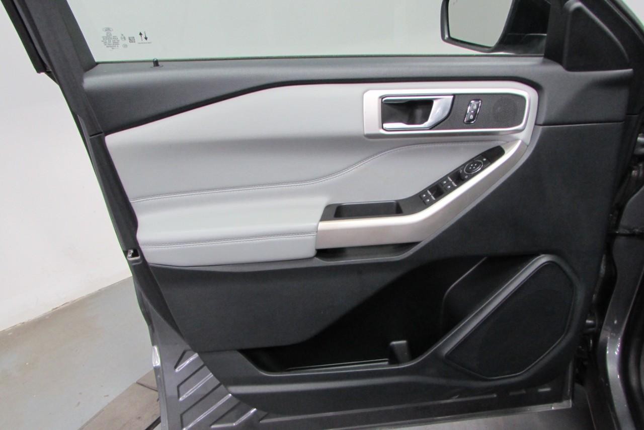 2022 Carbonized Gray Metallic Ford Explorer XLT 4X4 SUV