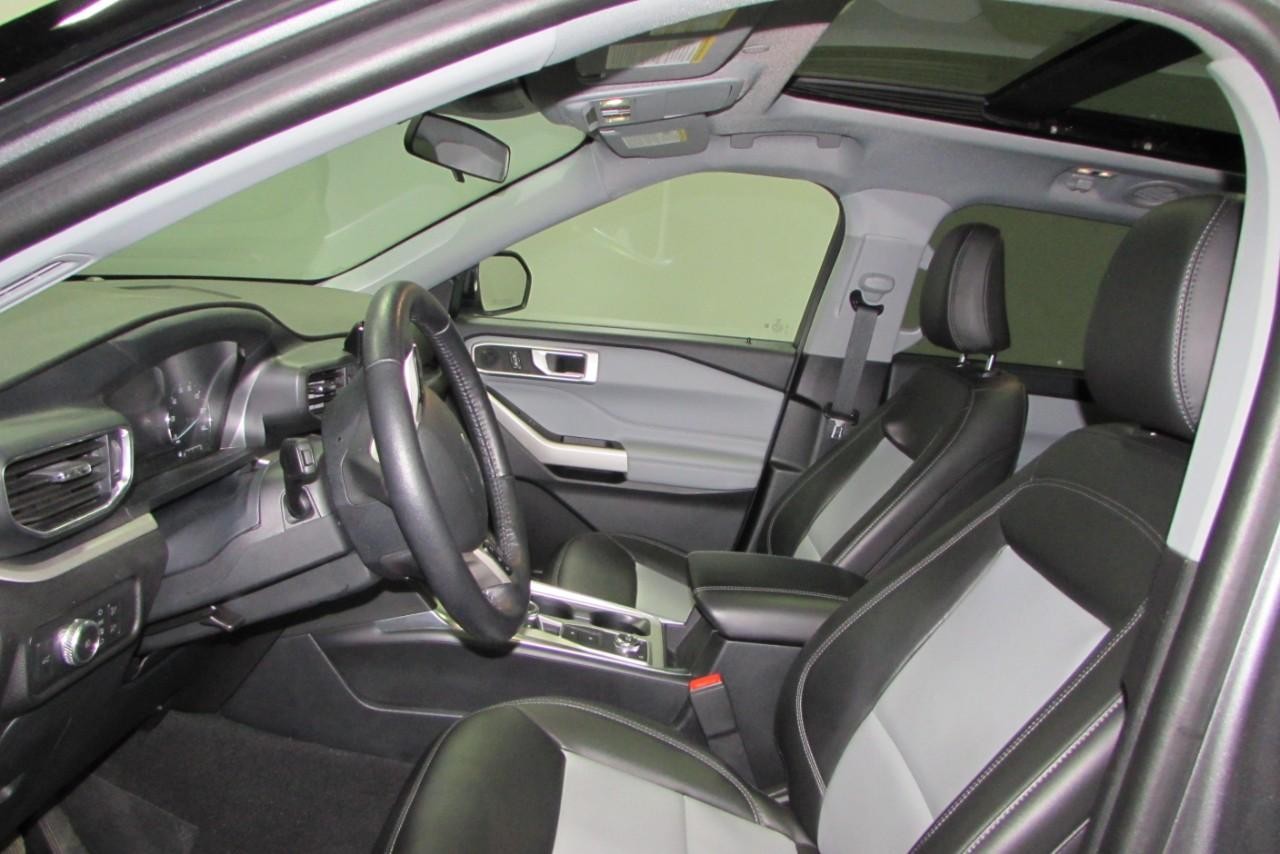 2022 Carbonized Gray Metallic Ford Explorer XLT 4X4 SUV