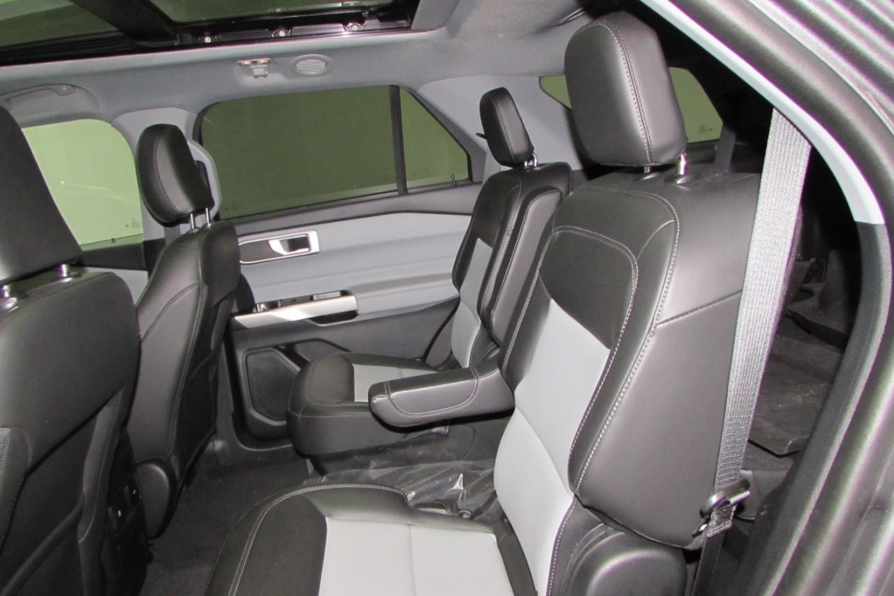 2022 Carbonized Gray Metallic Ford Explorer XLT 4X4 SUV