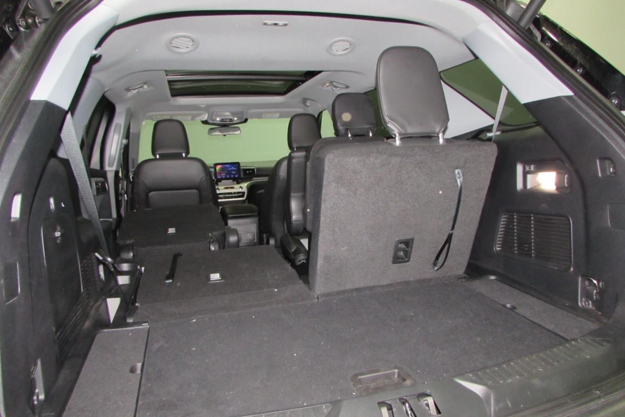 2022 Carbonized Gray Metallic Ford Explorer XLT 4X4 SUV