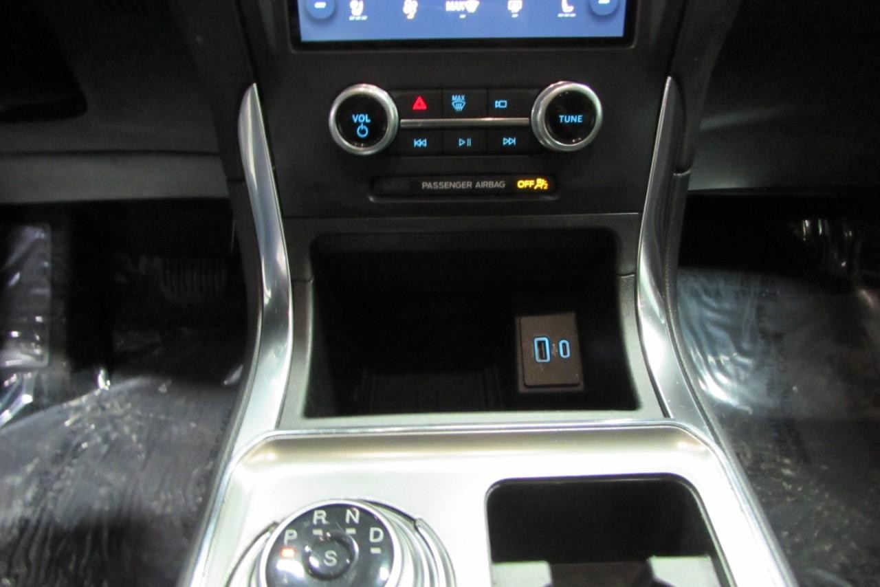 2023 Iconic Silver Metallic Ford Edge Titanium AWD SUV