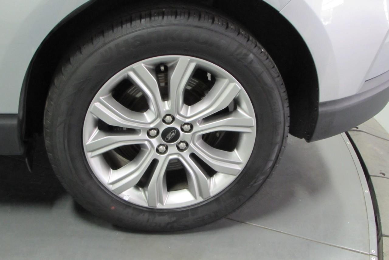 2023 Iconic Silver Metallic Ford Edge Titanium AWD SUV