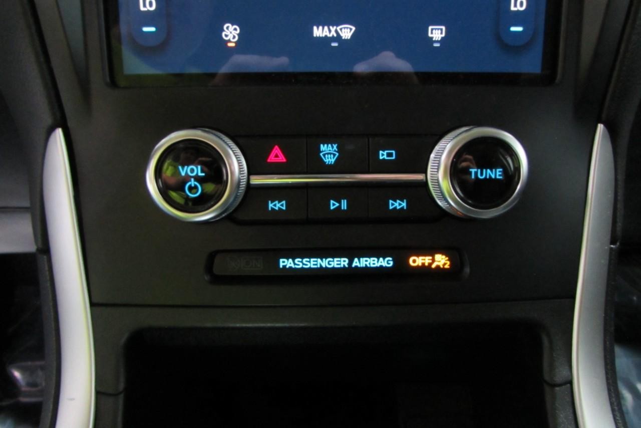 2024 Agate Black Metallic Ford Edge SE AWD SUV