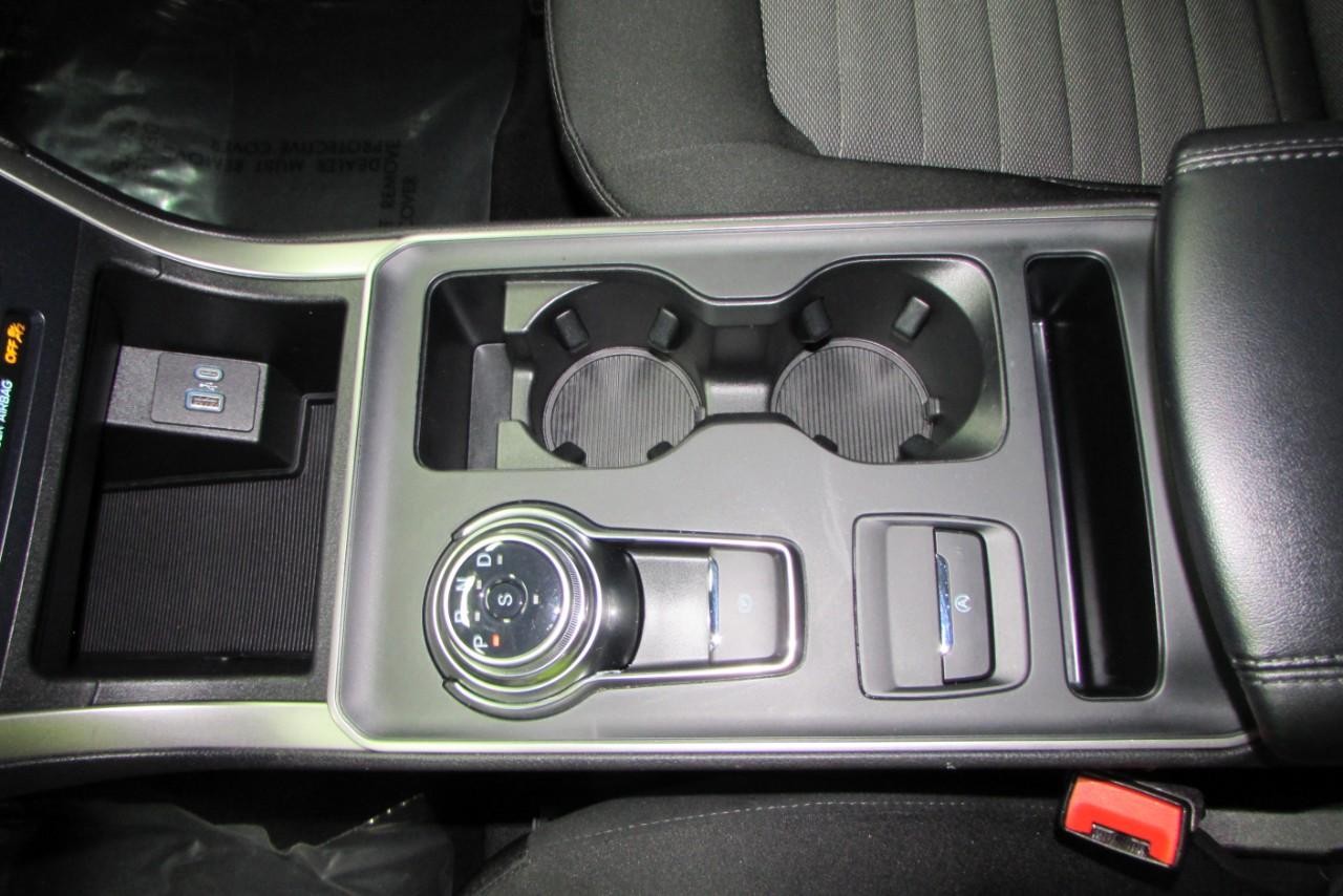 2024 Agate Black Metallic Ford Edge SE AWD SUV