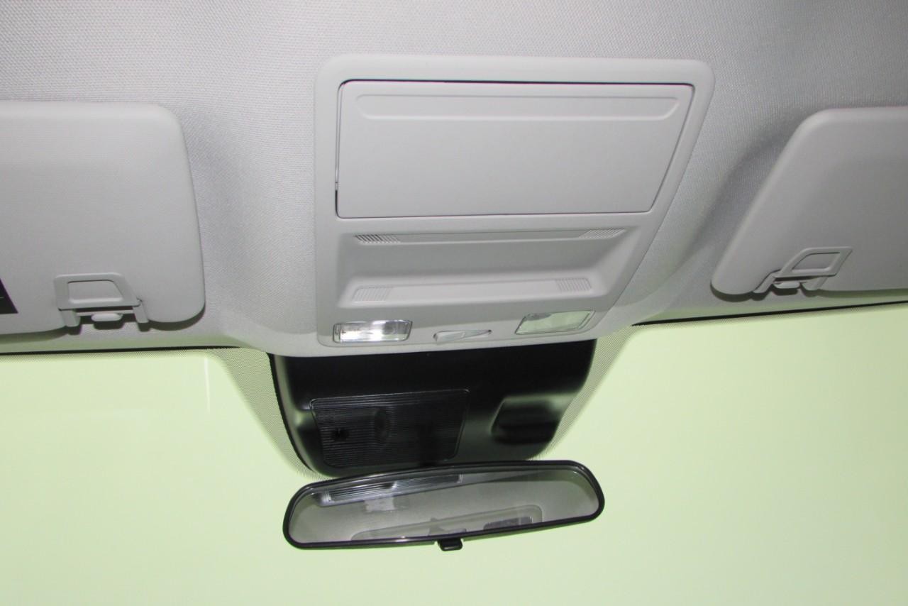 2025 Oxford White Ford Maverick XL FWD Truck