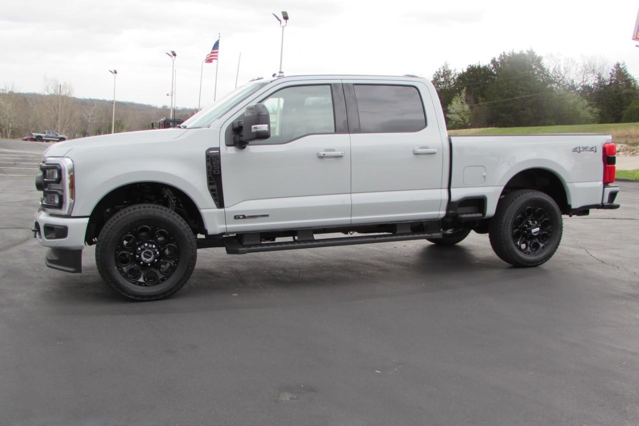 2025 Avalanche Ford Super Duty F-250 SRW LARIAT 4X4 Truck