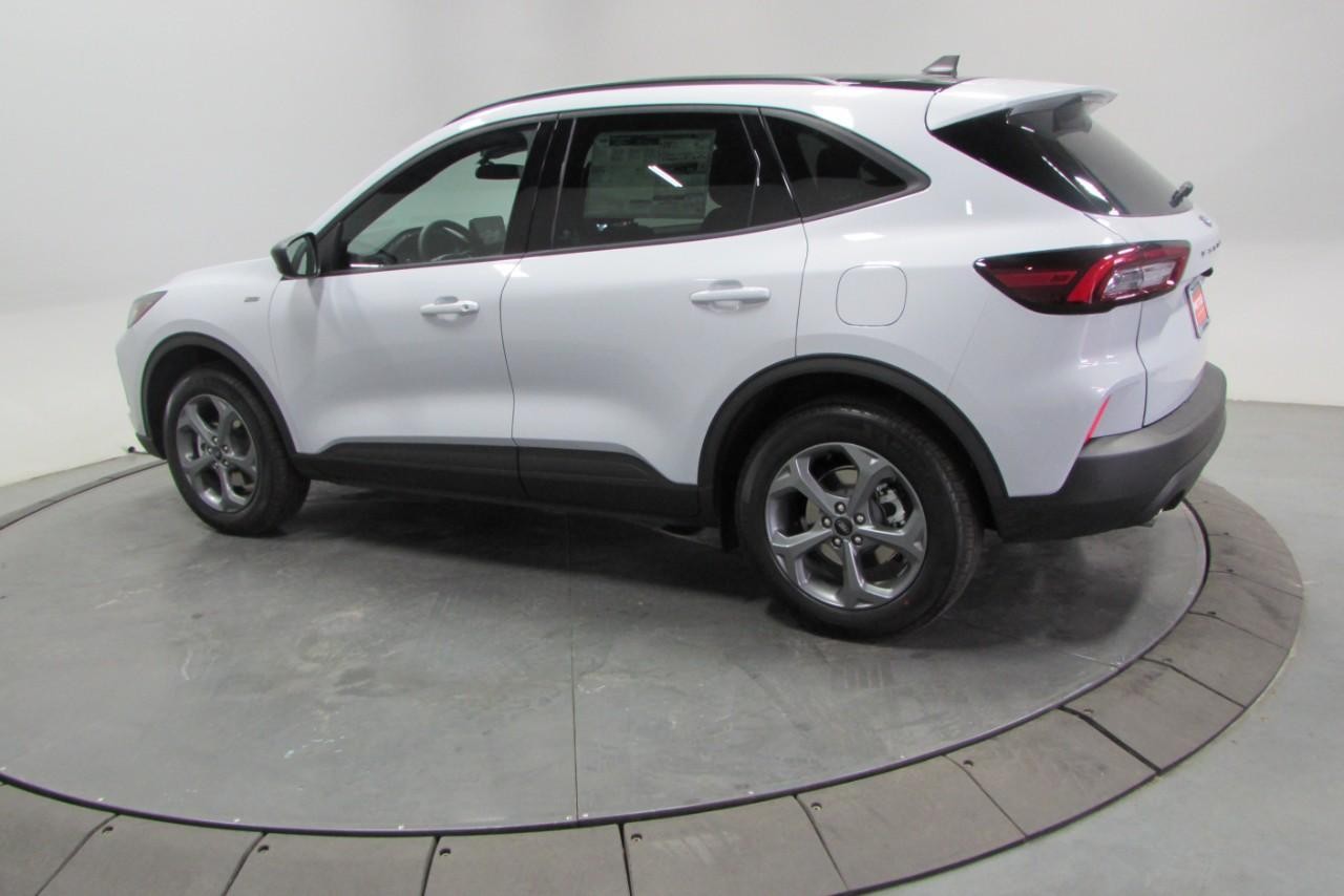 2025 Space Silver Metallic Ford Escape ST-Line AWD SUV