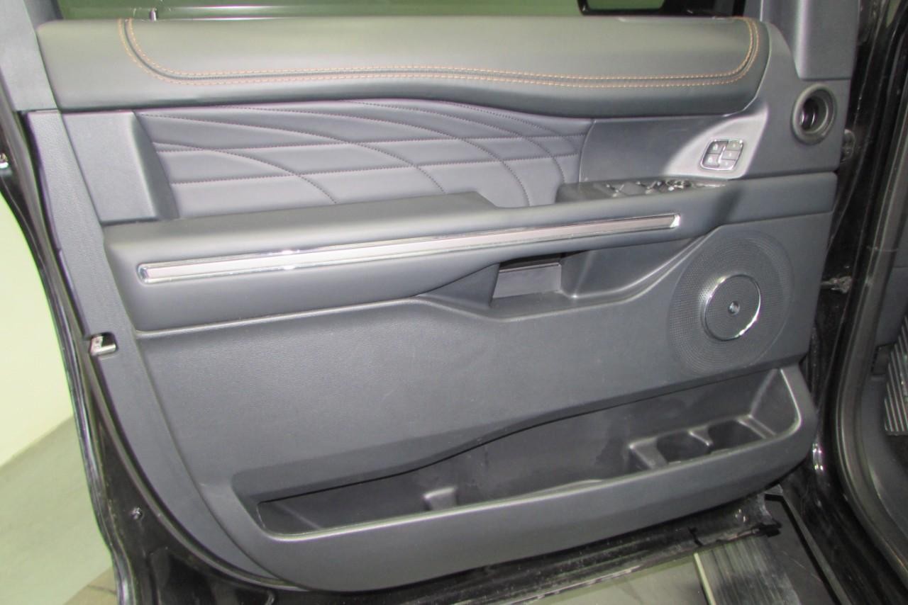 2023 Agate Black Metallic Ford Expedition Platinum 4X4 SUV