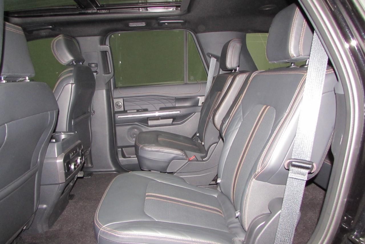 2023 Agate Black Metallic Ford Expedition Platinum 4X4 SUV