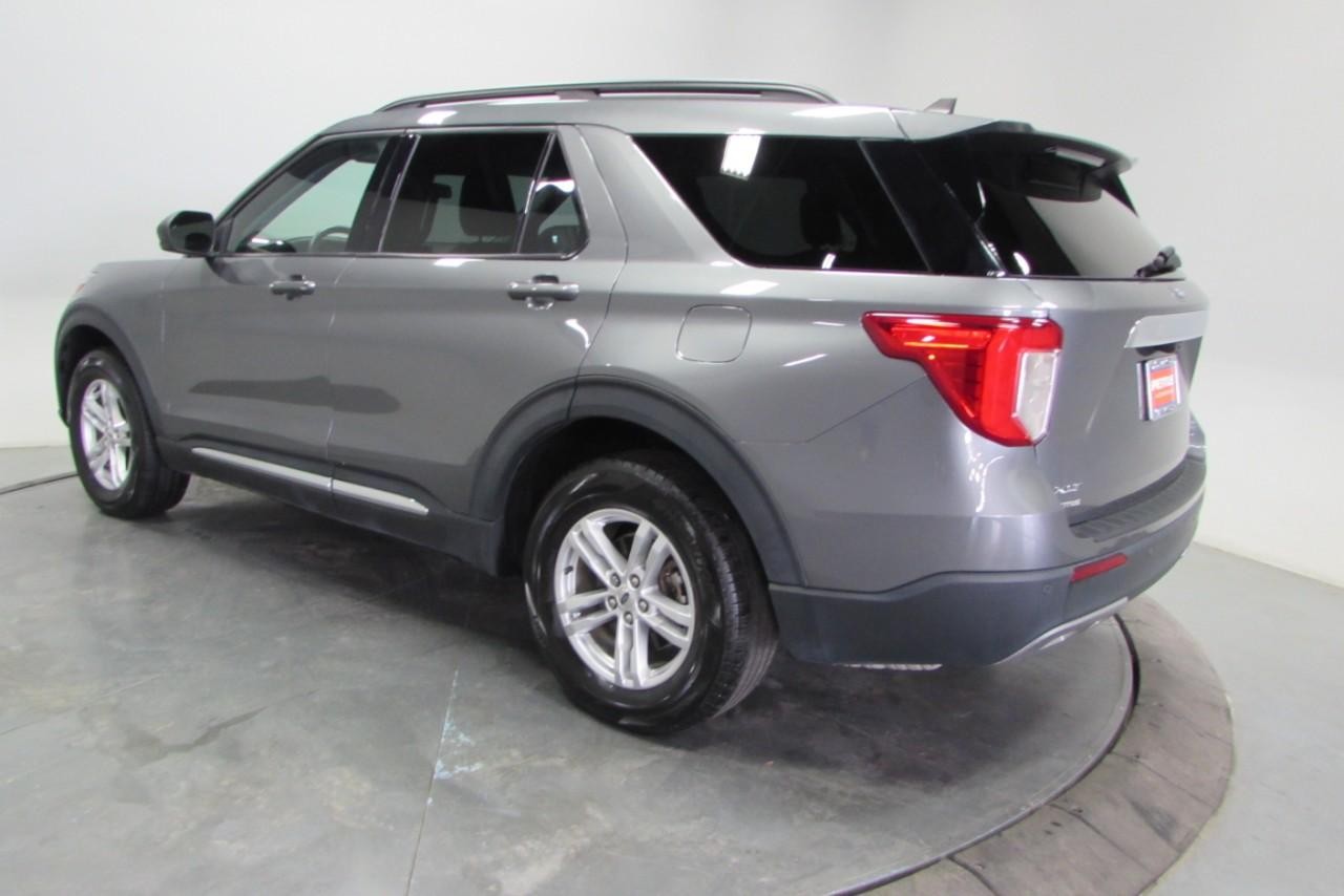 2022 Carbonized Gray Metallic Ford Explorer XLT 4X4 SUV