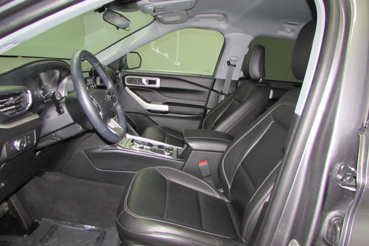 2022 Carbonized Gray Metallic Ford Explorer XLT 4X4 SUV