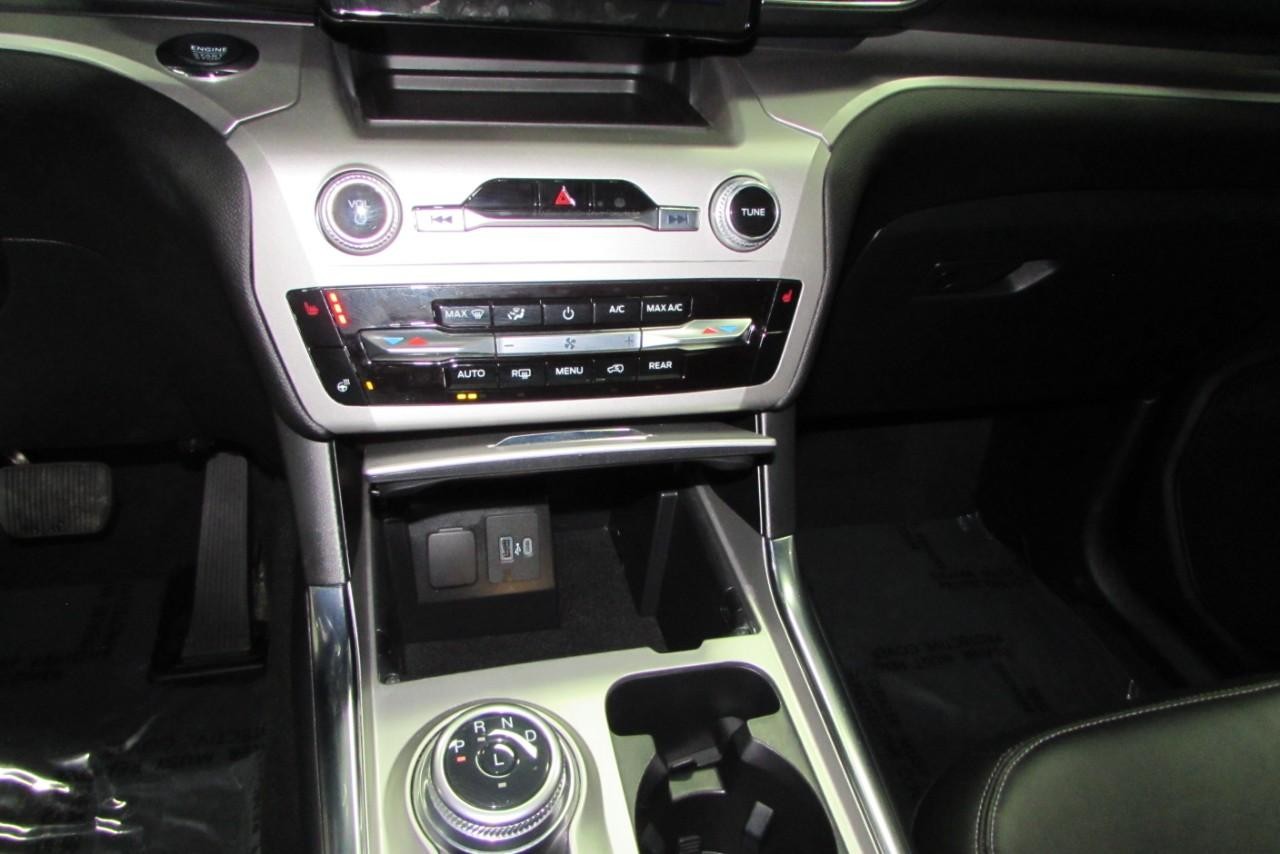 2022 Carbonized Gray Metallic Ford Explorer XLT 4X4 SUV