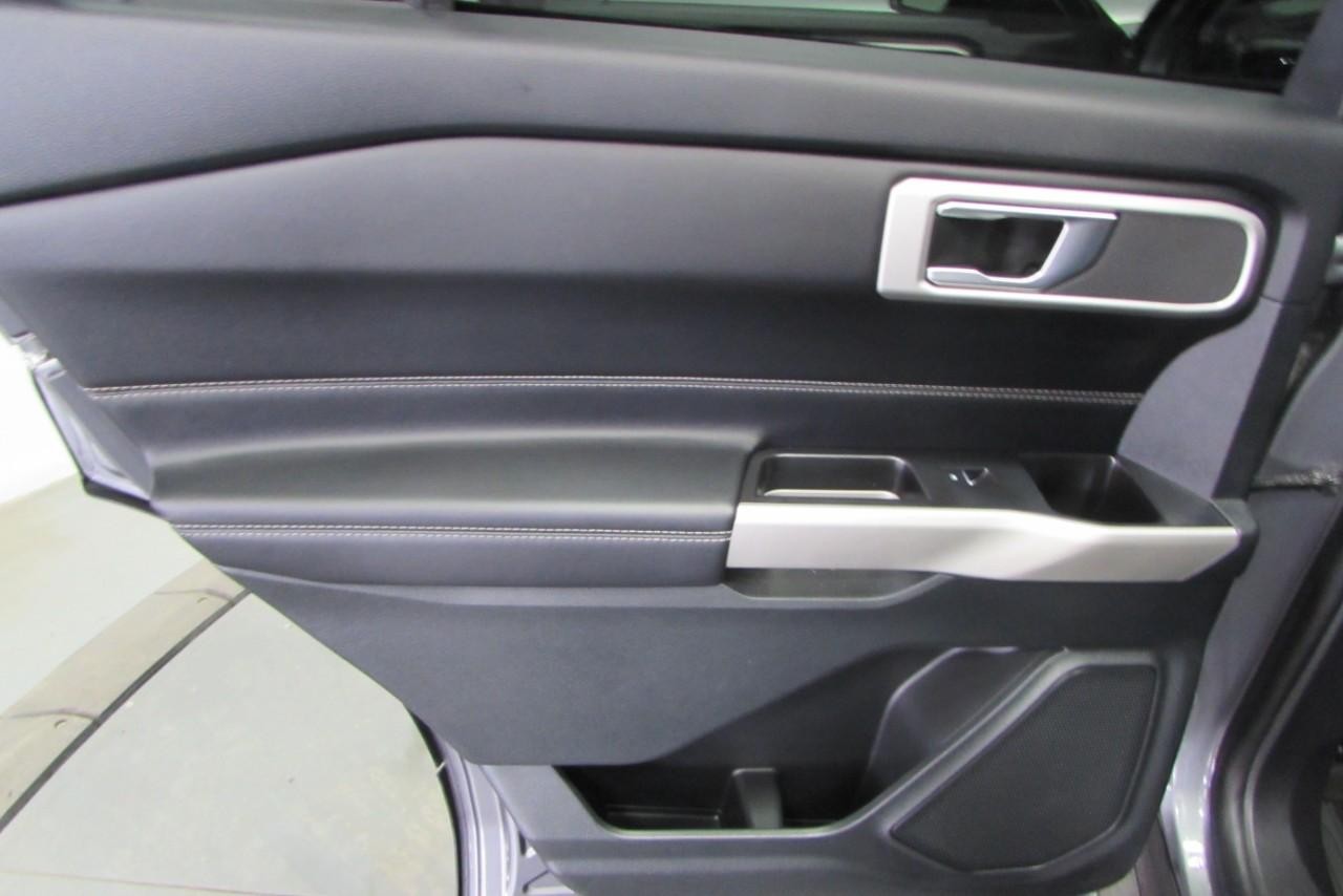 2022 Carbonized Gray Metallic Ford Explorer XLT 4X4 SUV