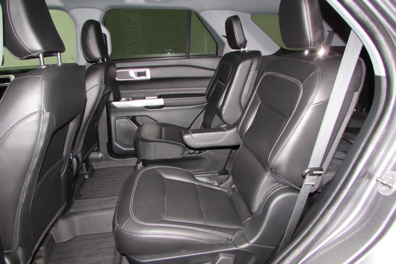 2022 Carbonized Gray Metallic Ford Explorer XLT 4X4 SUV