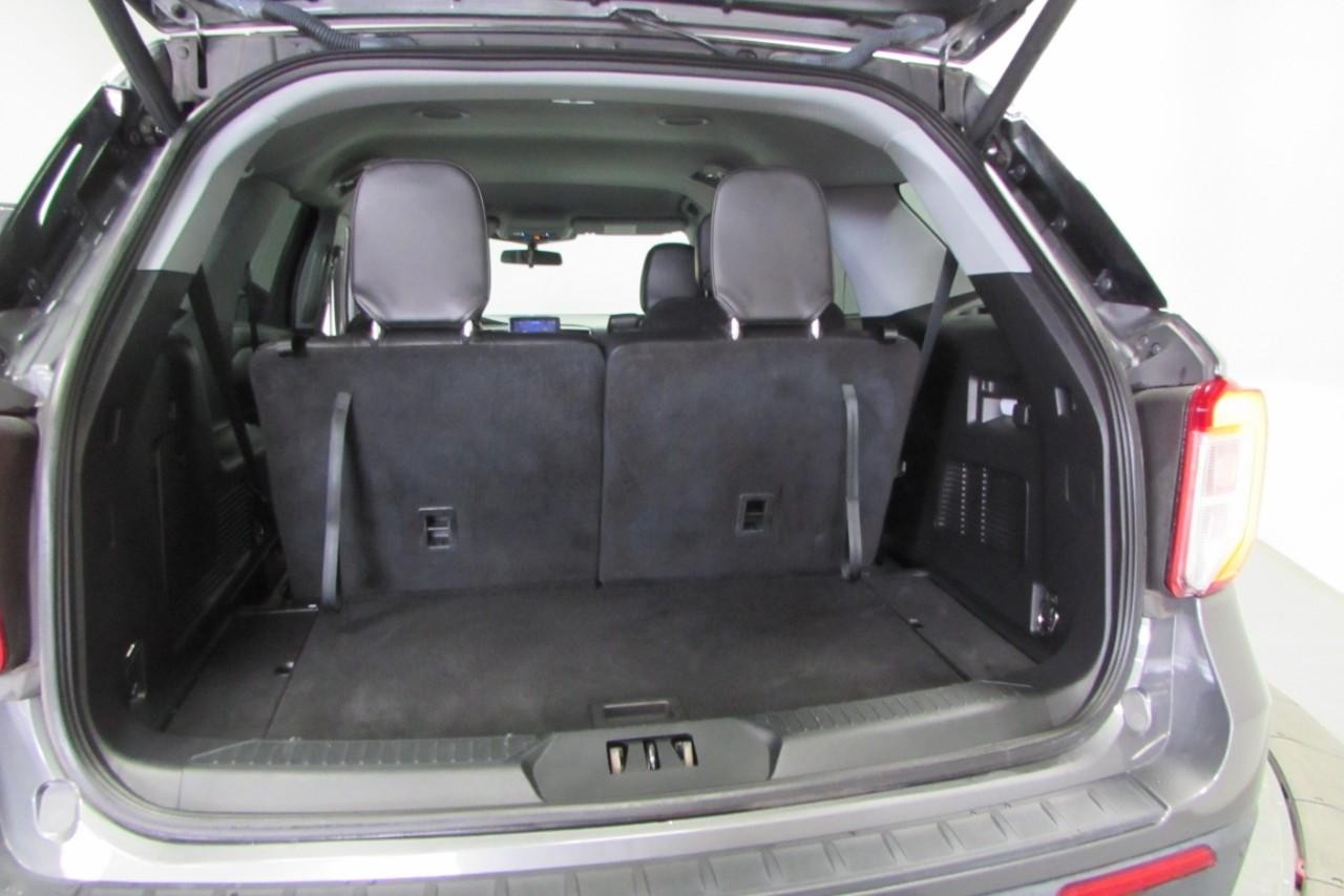 2022 Carbonized Gray Metallic Ford Explorer XLT 4X4 SUV
