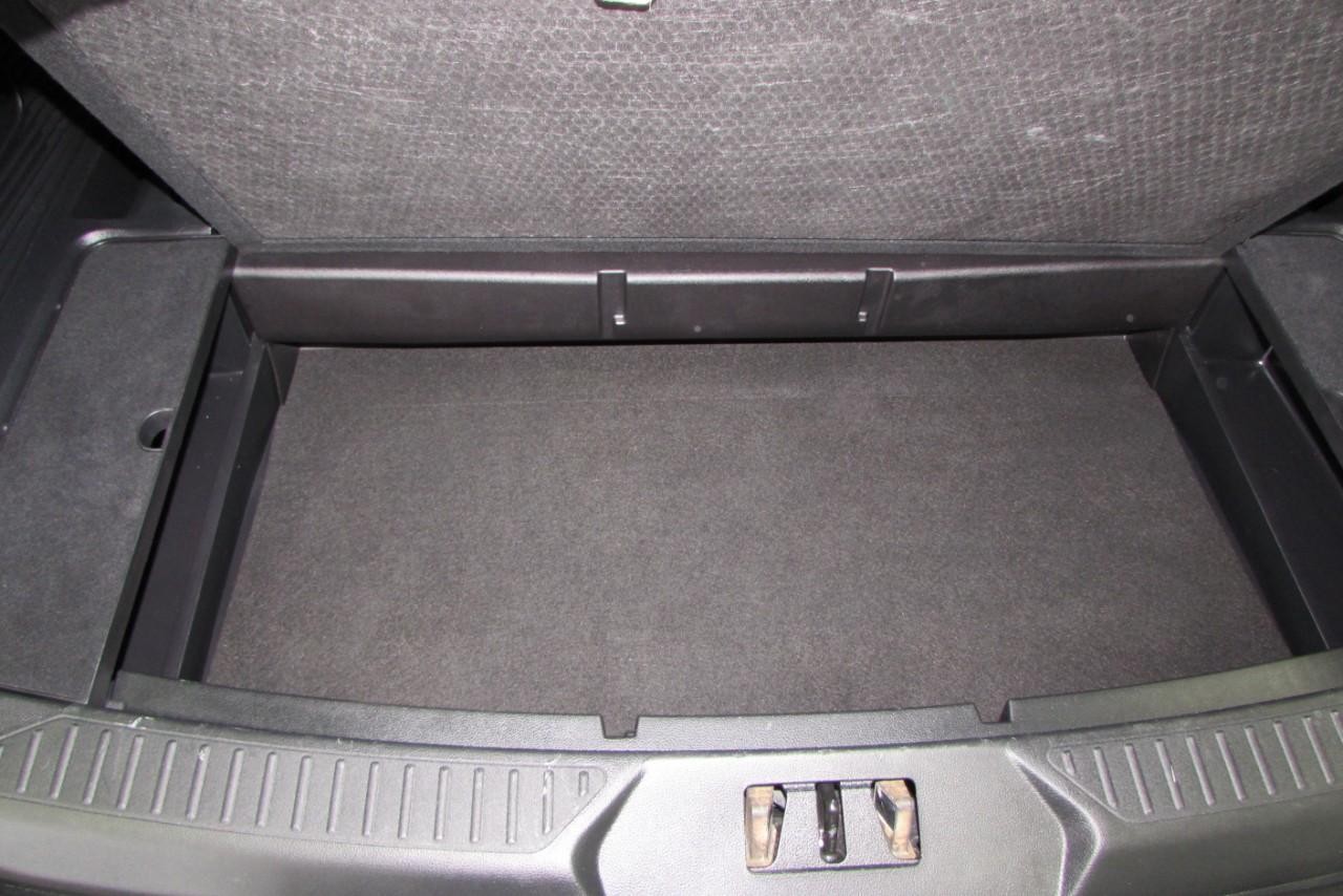 2022 Carbonized Gray Metallic Ford Explorer XLT 4X4 SUV