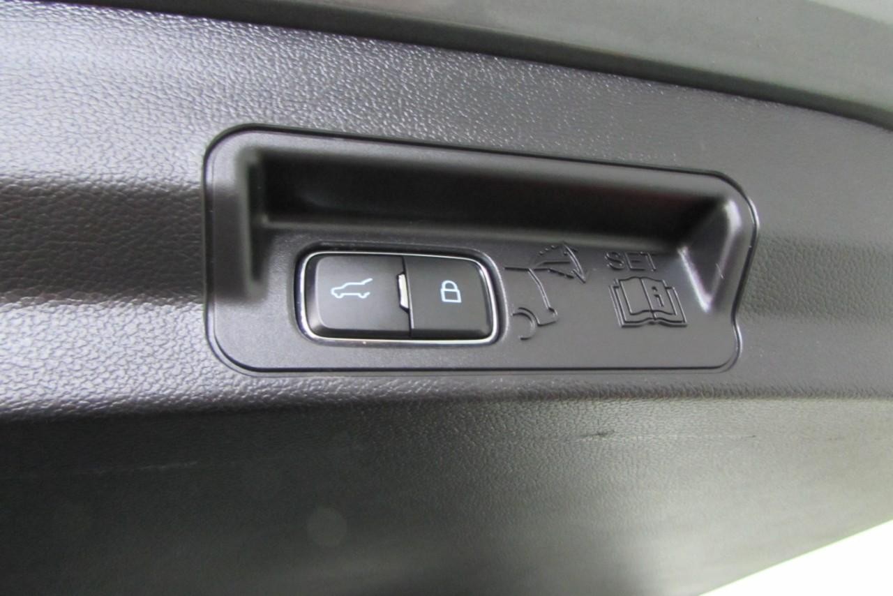 2022 Carbonized Gray Metallic Ford Explorer XLT 4X4 SUV