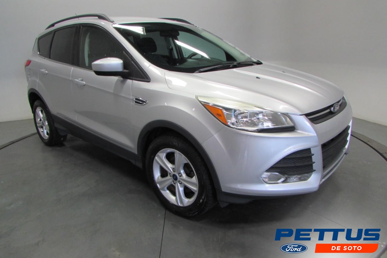 2016 Ingot Silver Ford Escape SE SUV