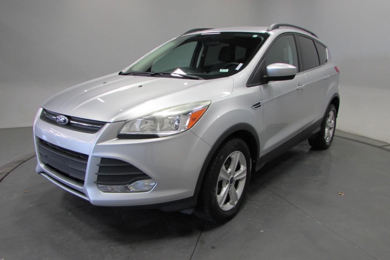 2016 Ingot Silver Ford Escape SE FWD SUV