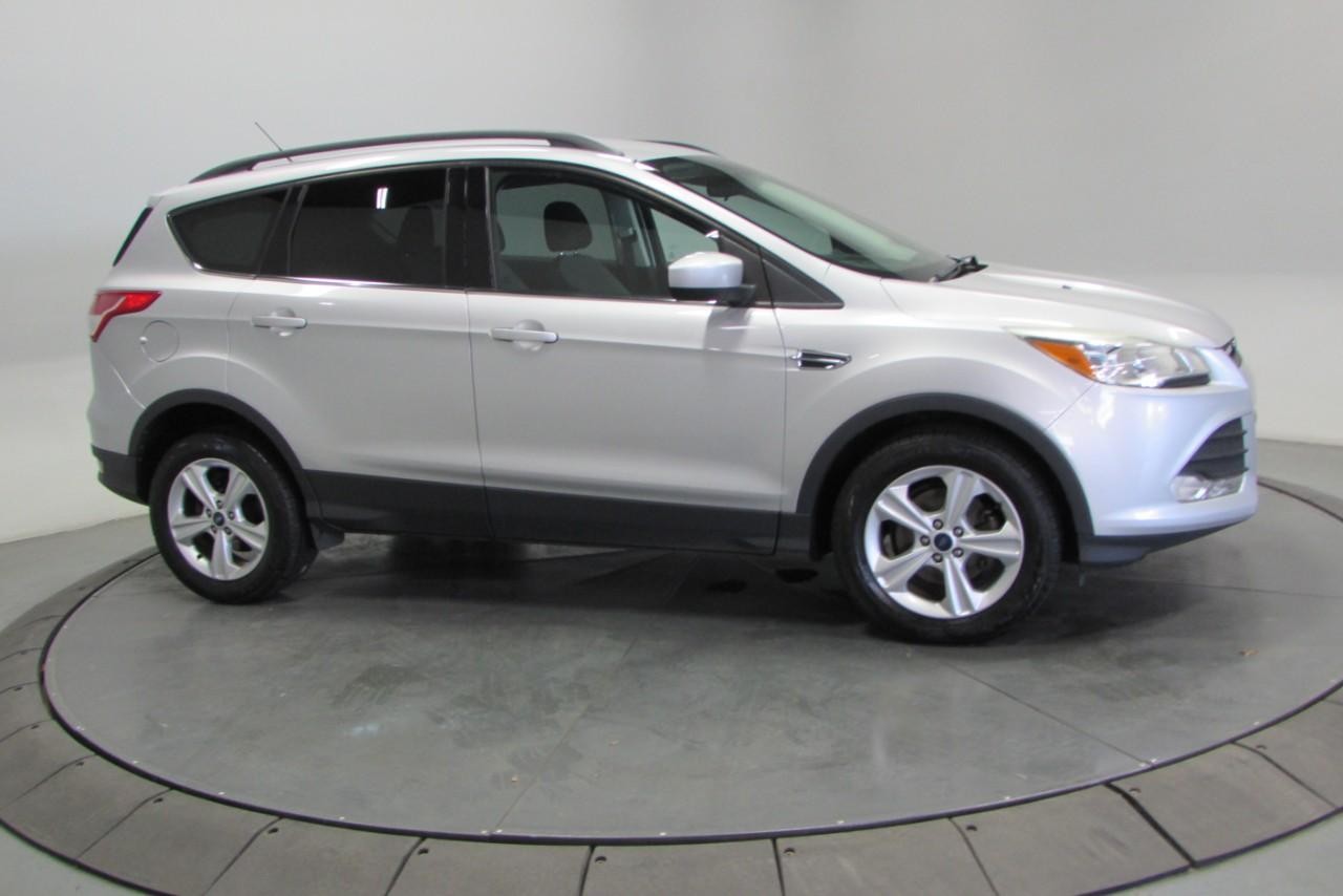 2016 Ingot Silver Ford Escape SE FWD SUV