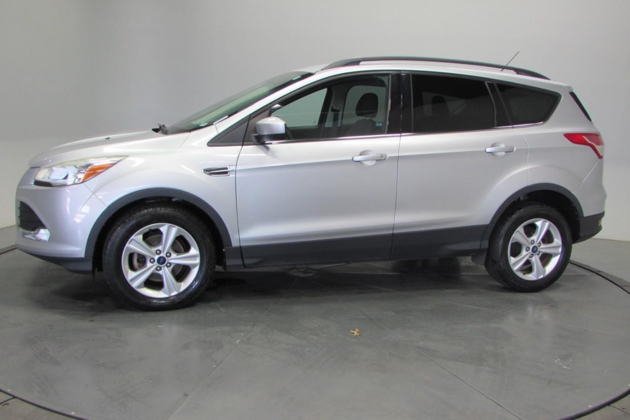 2016 Ingot Silver Ford Escape SE FWD SUV