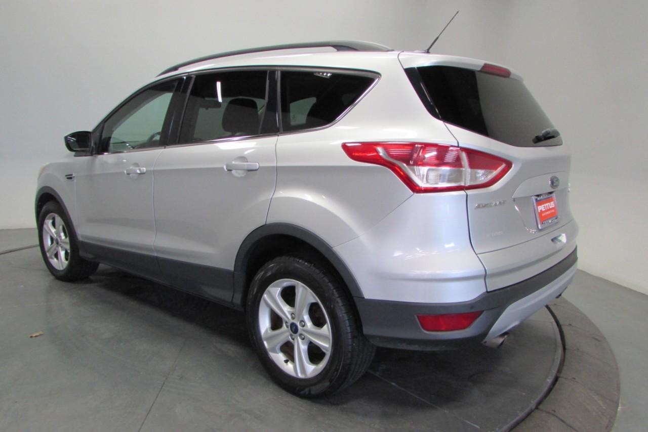 2016 Ingot Silver Ford Escape SE FWD SUV