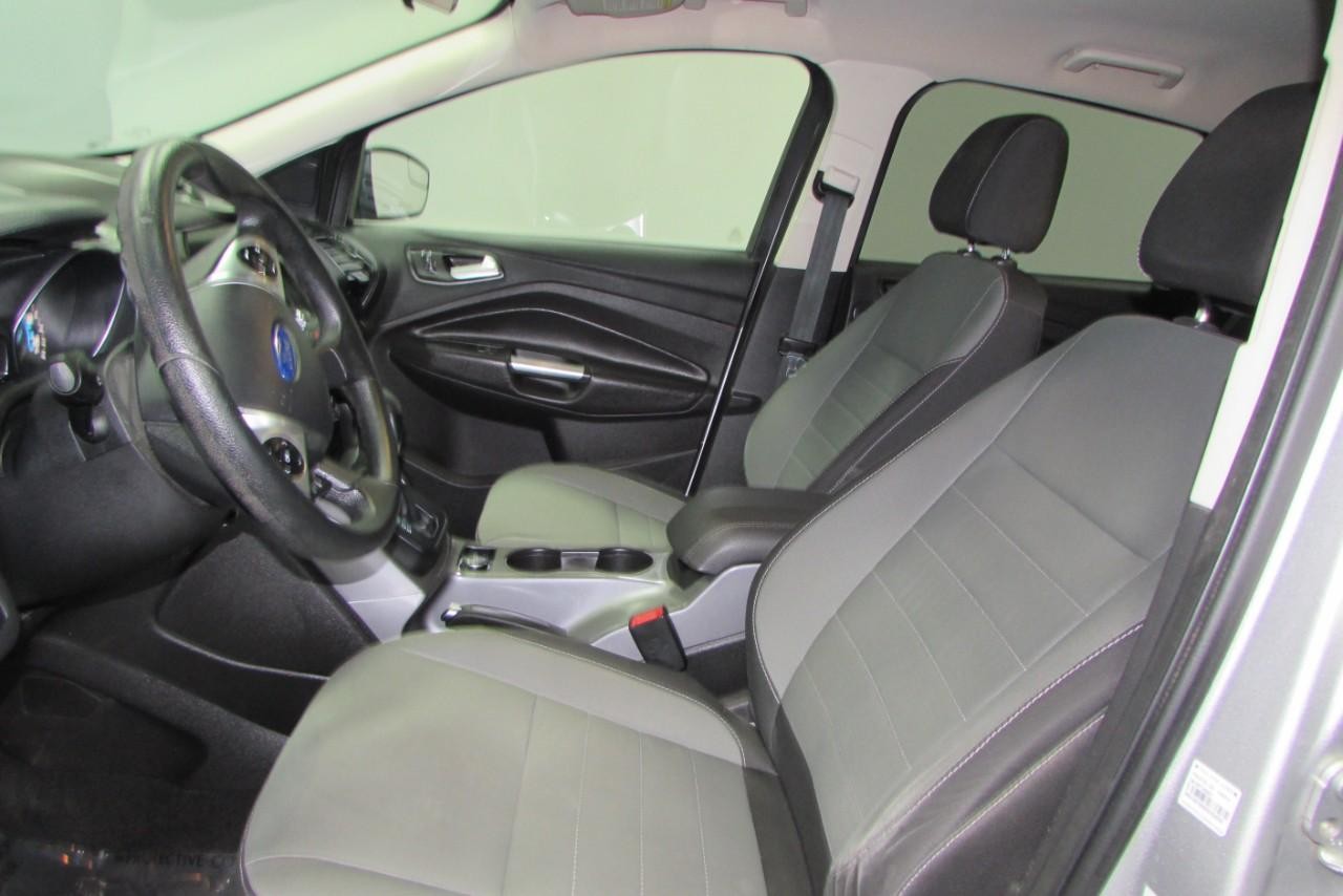 2016 Ingot Silver Ford Escape SE FWD SUV