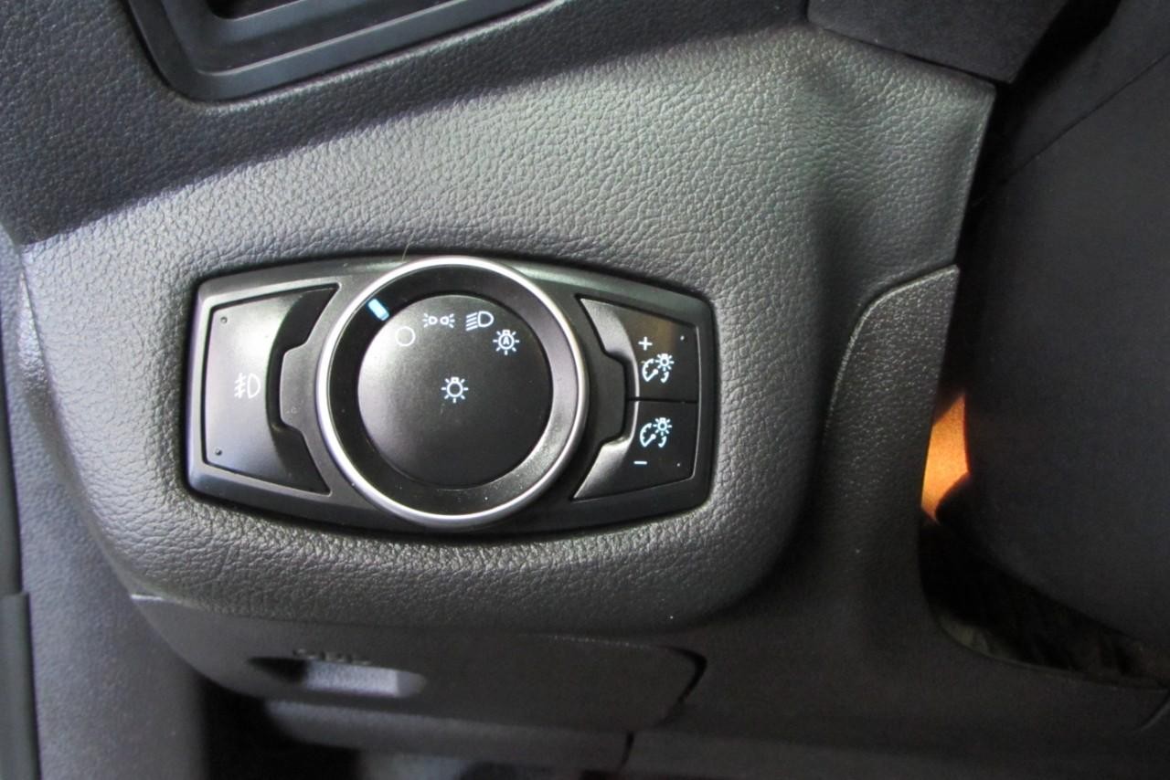 2016 Ingot Silver Ford Escape SE FWD SUV