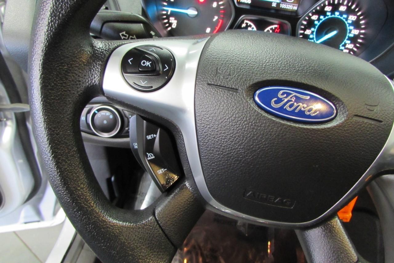 2016 Ingot Silver Ford Escape SE FWD SUV