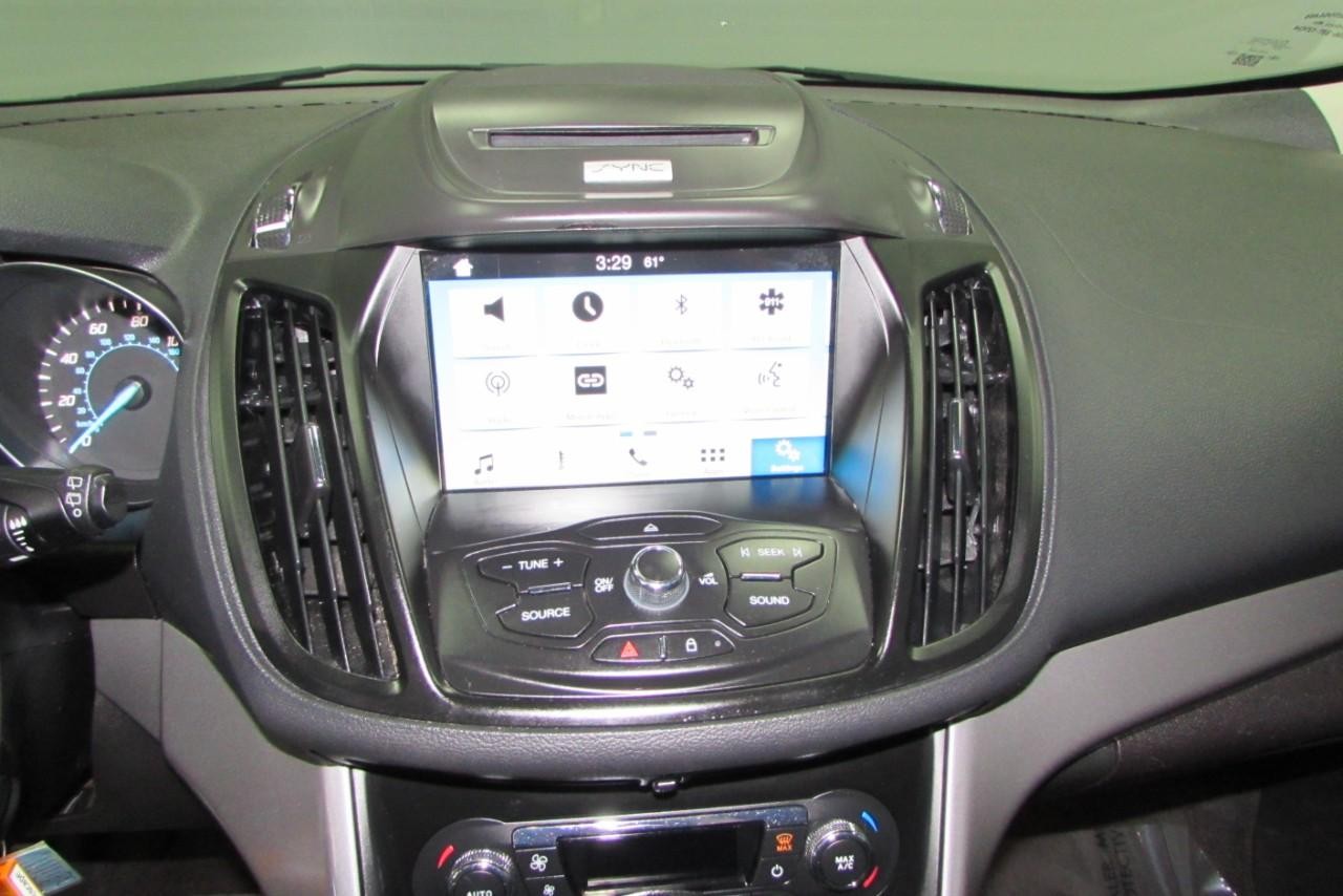 2016 Ingot Silver Ford Escape SE FWD SUV