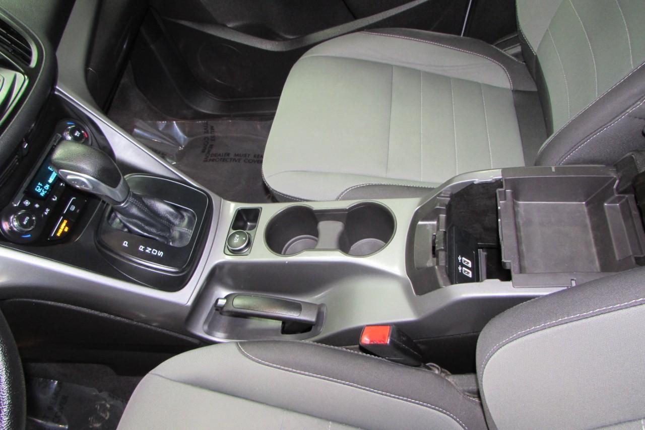 2016 Ingot Silver Ford Escape SE FWD SUV