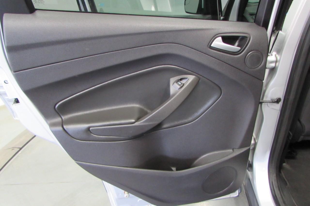 2016 Ingot Silver Ford Escape SE FWD SUV