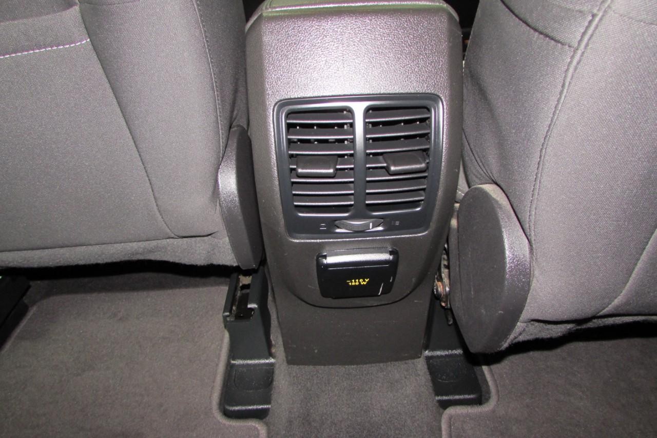 2016 Ingot Silver Ford Escape SE FWD SUV