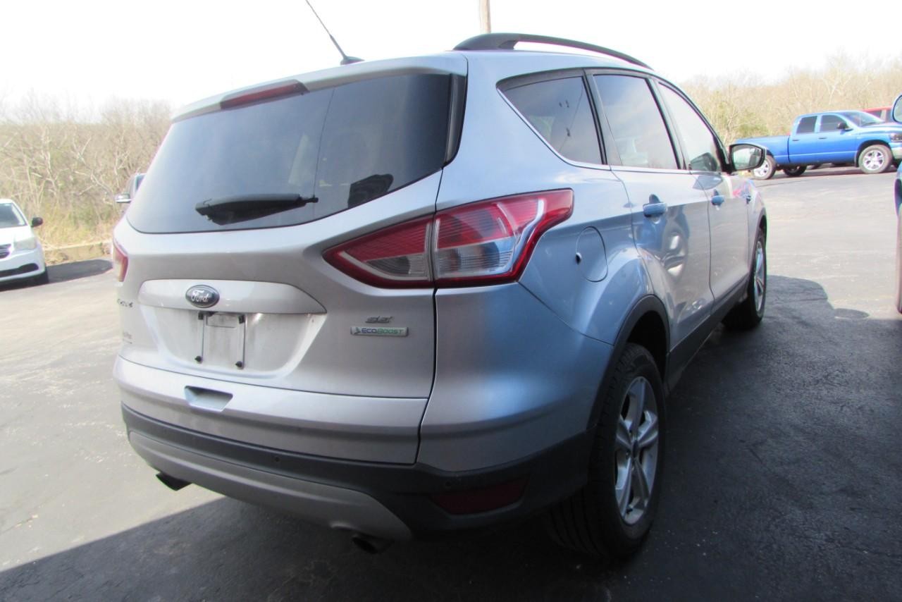 2016 Ingot Silver Ford Escape SE FWD SUV