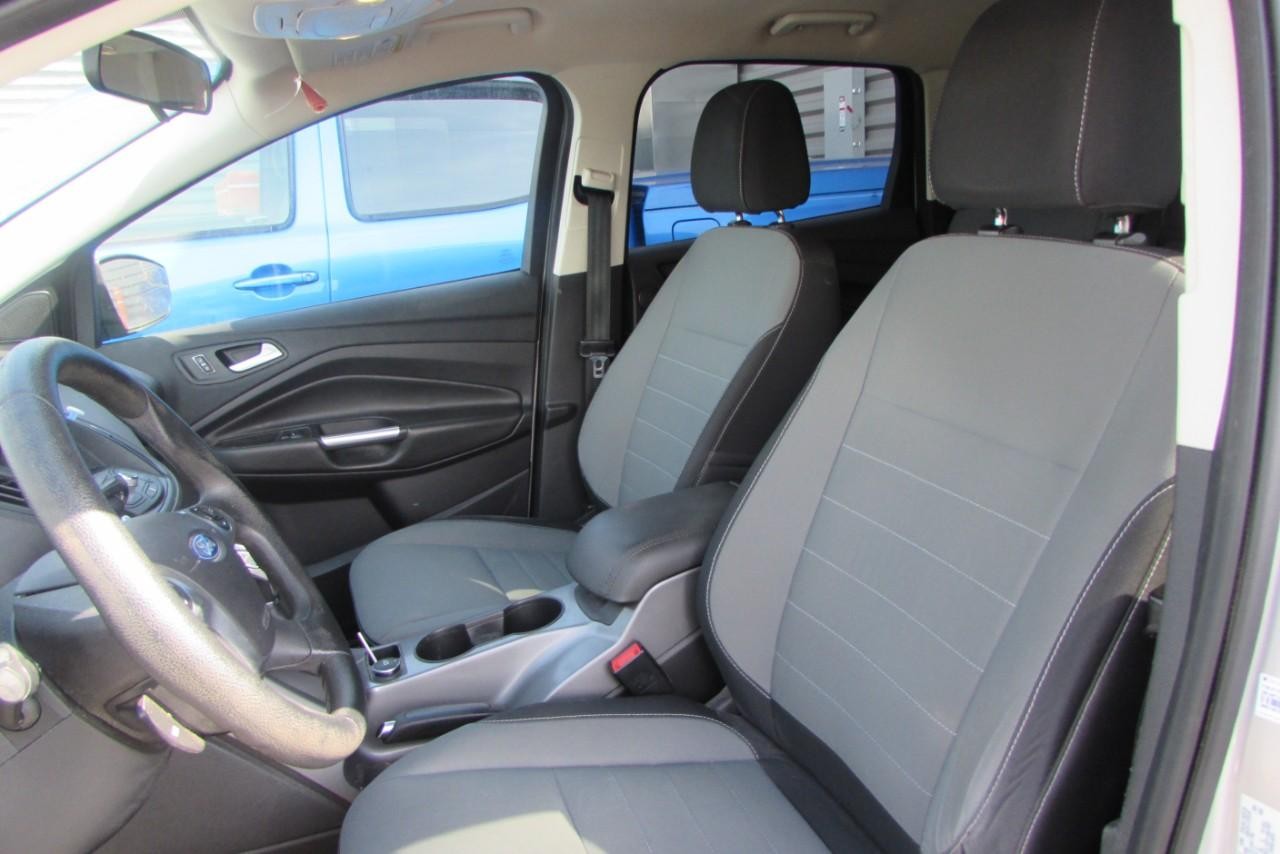 2016 Ingot Silver Ford Escape SE FWD SUV