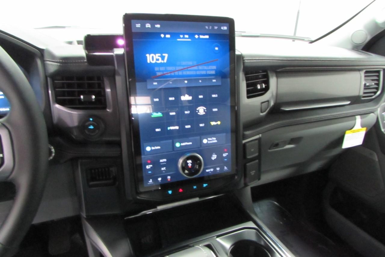 2025 Oxford White Ford F-150 Lightning Flash AWD Truck