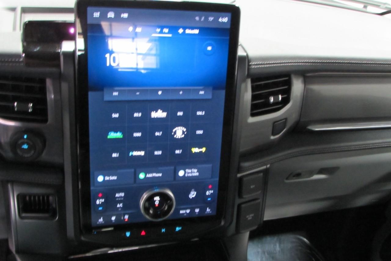 2025 Oxford White Ford F-150 Lightning Flash AWD Truck