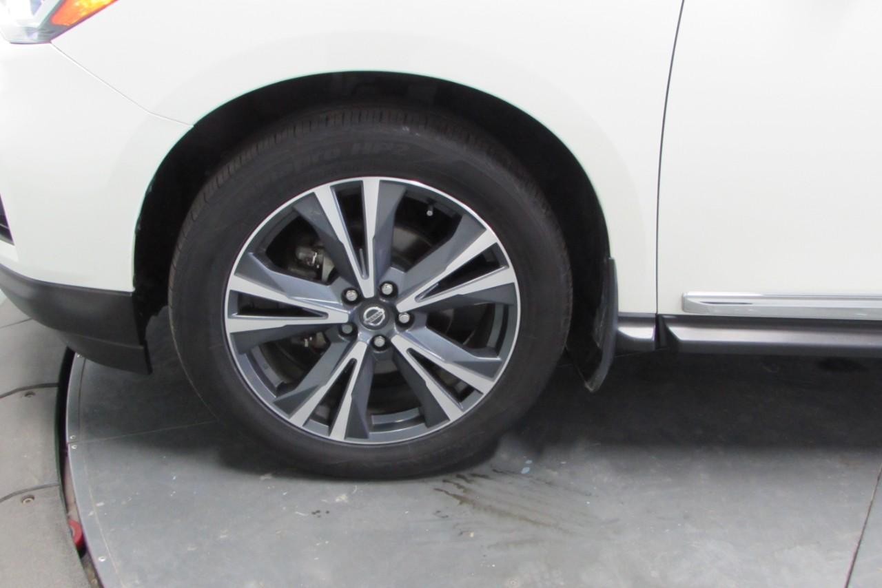 2019 Pearl White Tricoat Nissan Pathfinder Platinum FWD SUV