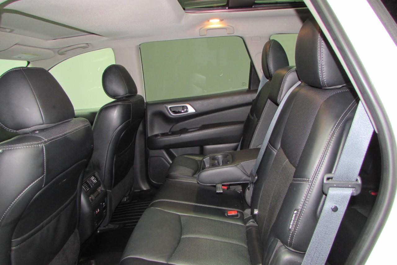 2019 Pearl White Tricoat Nissan Pathfinder Platinum FWD SUV