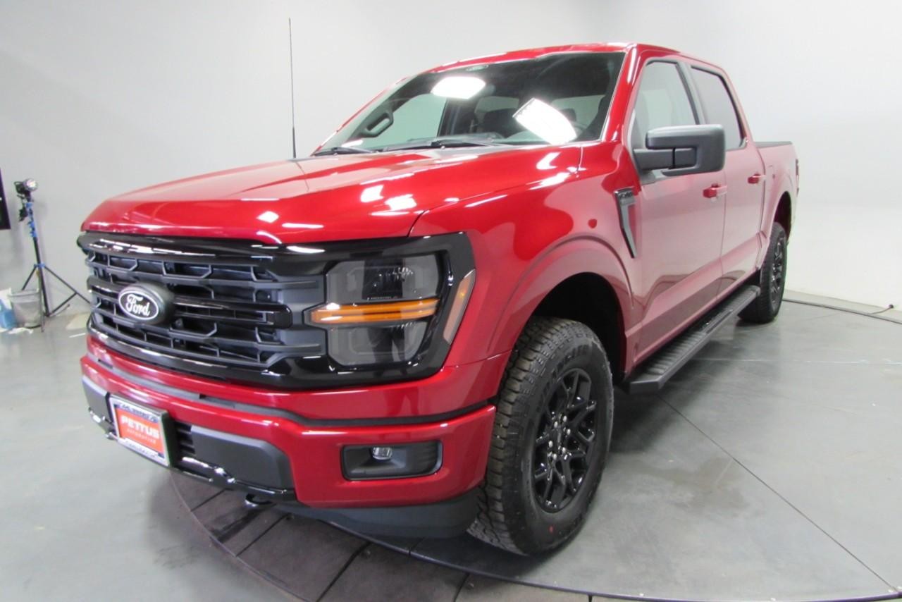 2025 Rapid Red Metallic Tinted Clearcoat Ford F-150 XLT 4X4 Truck