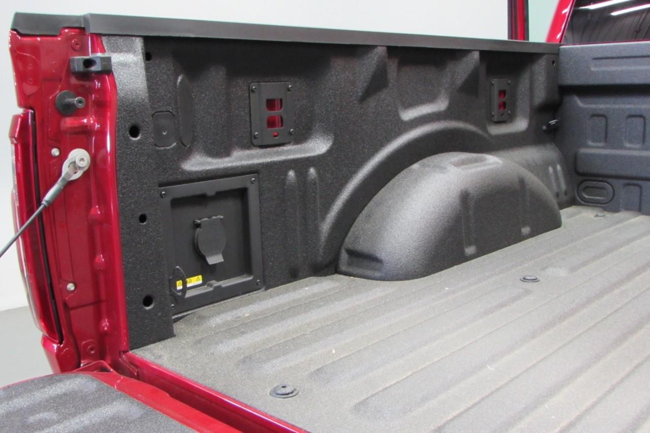 2025 Rapid Red Metallic Tinted Clearcoat Ford F-150 XLT 4X4 Truck