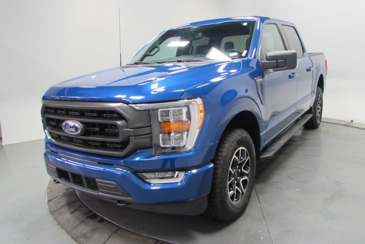 2022 Atlas Blue Metallic Ford F-150 XLT 4X4 Truck