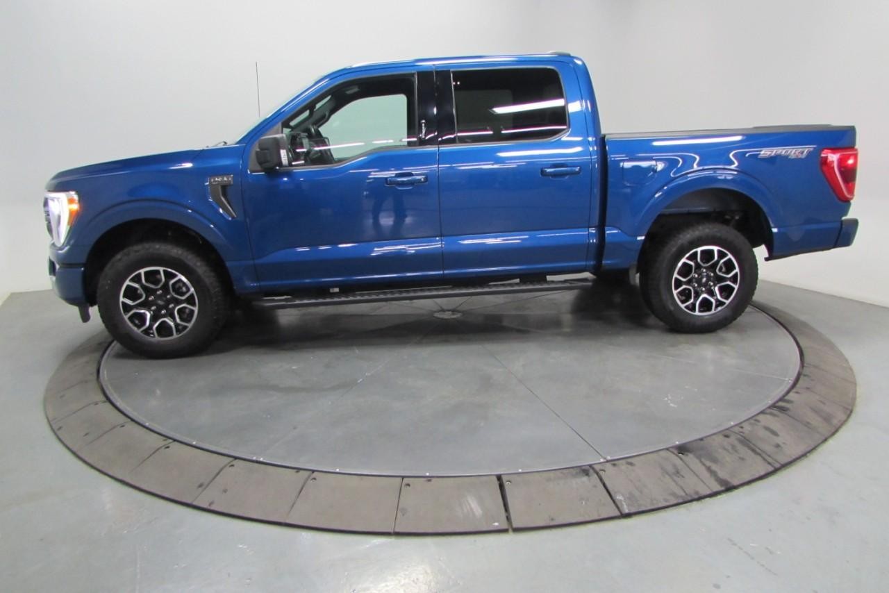 2022 Atlas Blue Metallic Ford F-150 XLT 4X4 Truck