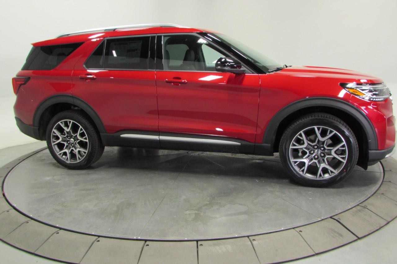 2025 Rapid Red Metallic Tinted Clearcoat Ford Explorer Platinum 4X4 SUV