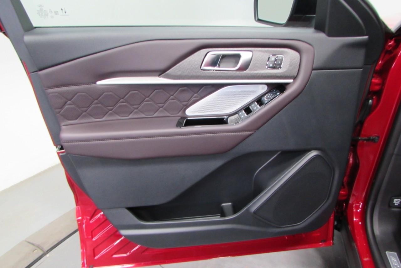 2025 Rapid Red Metallic Tinted Clearcoat Ford Explorer Platinum 4X4 SUV