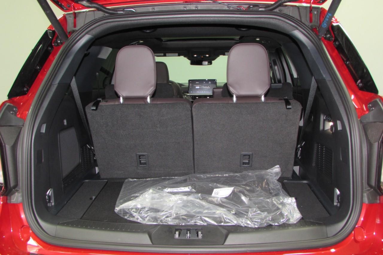 2025 Rapid Red Metallic Tinted Clearcoat Ford Explorer Platinum 4X4 SUV