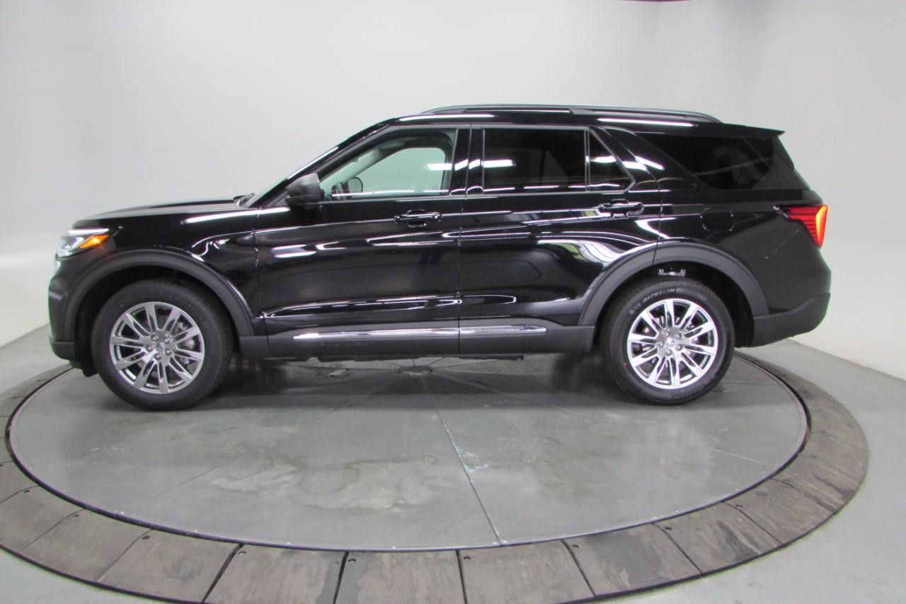2025 Agate Black Metallic Ford Explorer Active 4X4 SUV