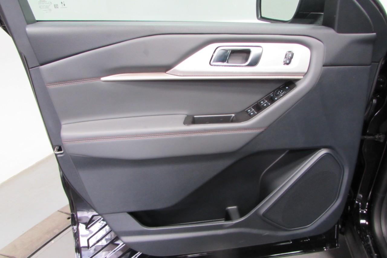 2025 Agate Black Metallic Ford Explorer Active 4X4 SUV