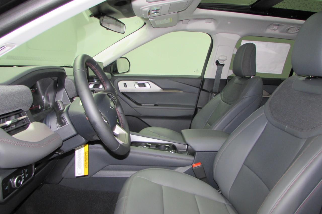 2025 Agate Black Metallic Ford Explorer Active 4X4 SUV