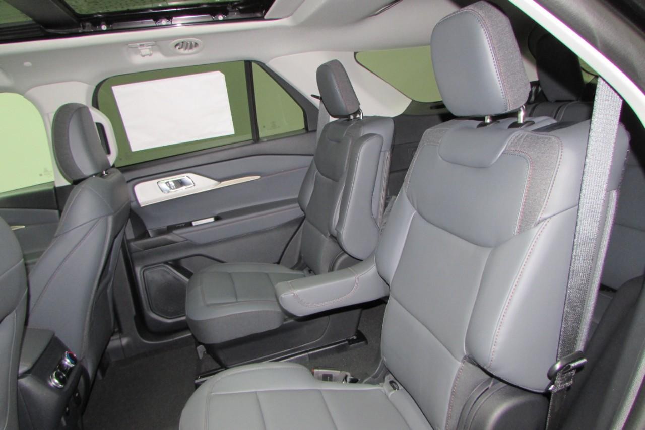 2025 Agate Black Metallic Ford Explorer Active 4X4 SUV